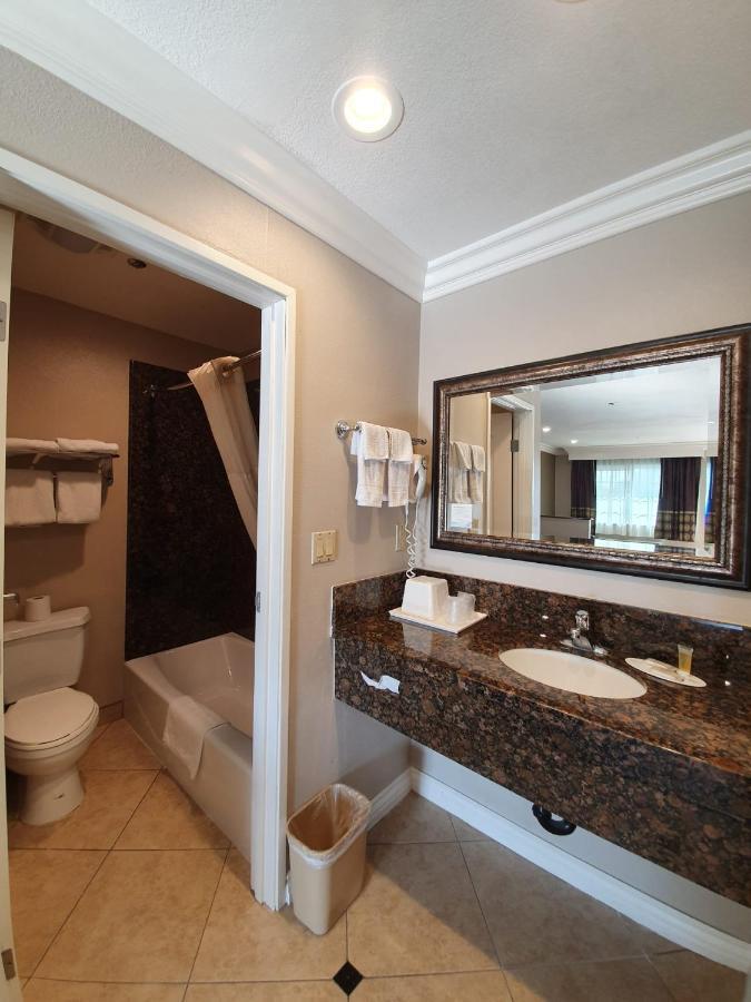 Super 8 By Wyndham Cypress Buena Park Area Exterior foto