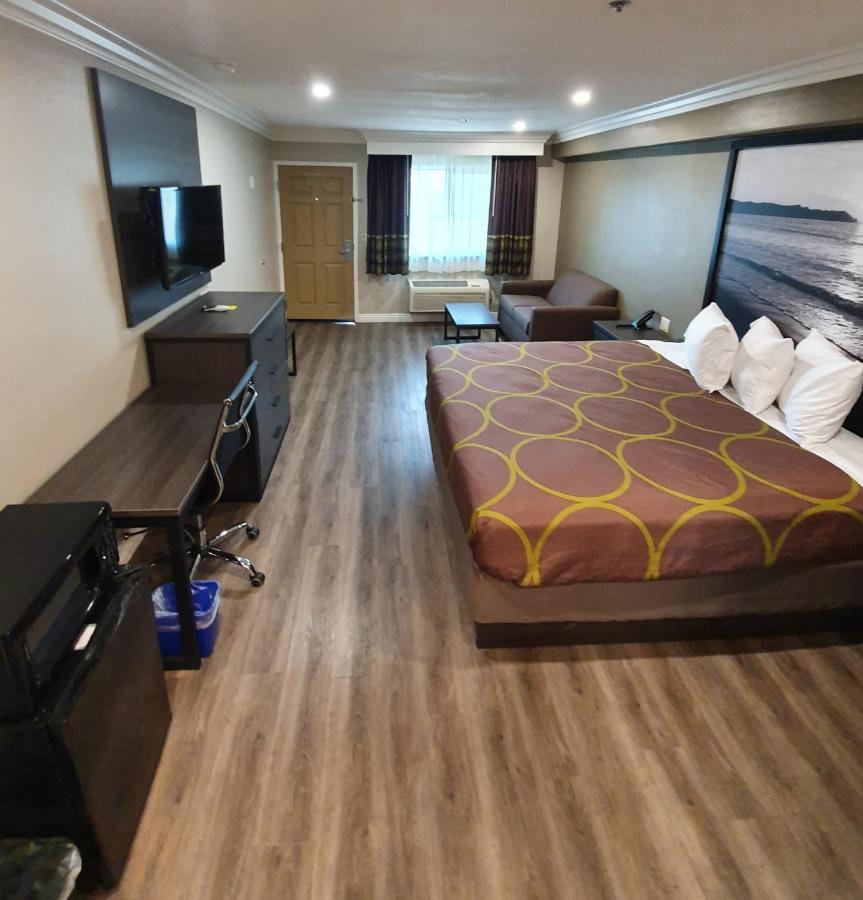 Super 8 By Wyndham Cypress Buena Park Area Exterior foto