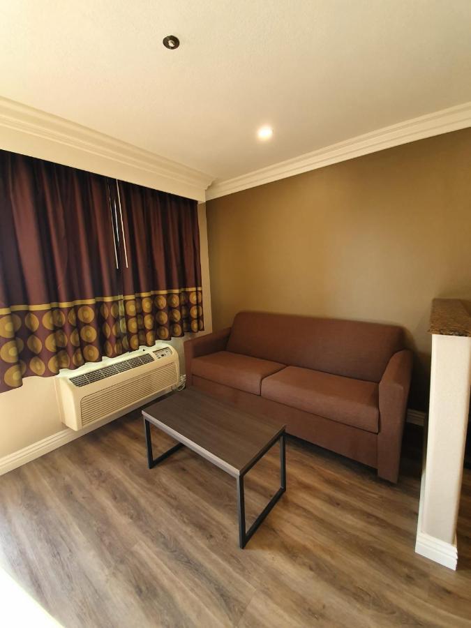 Super 8 By Wyndham Cypress Buena Park Area Exterior foto