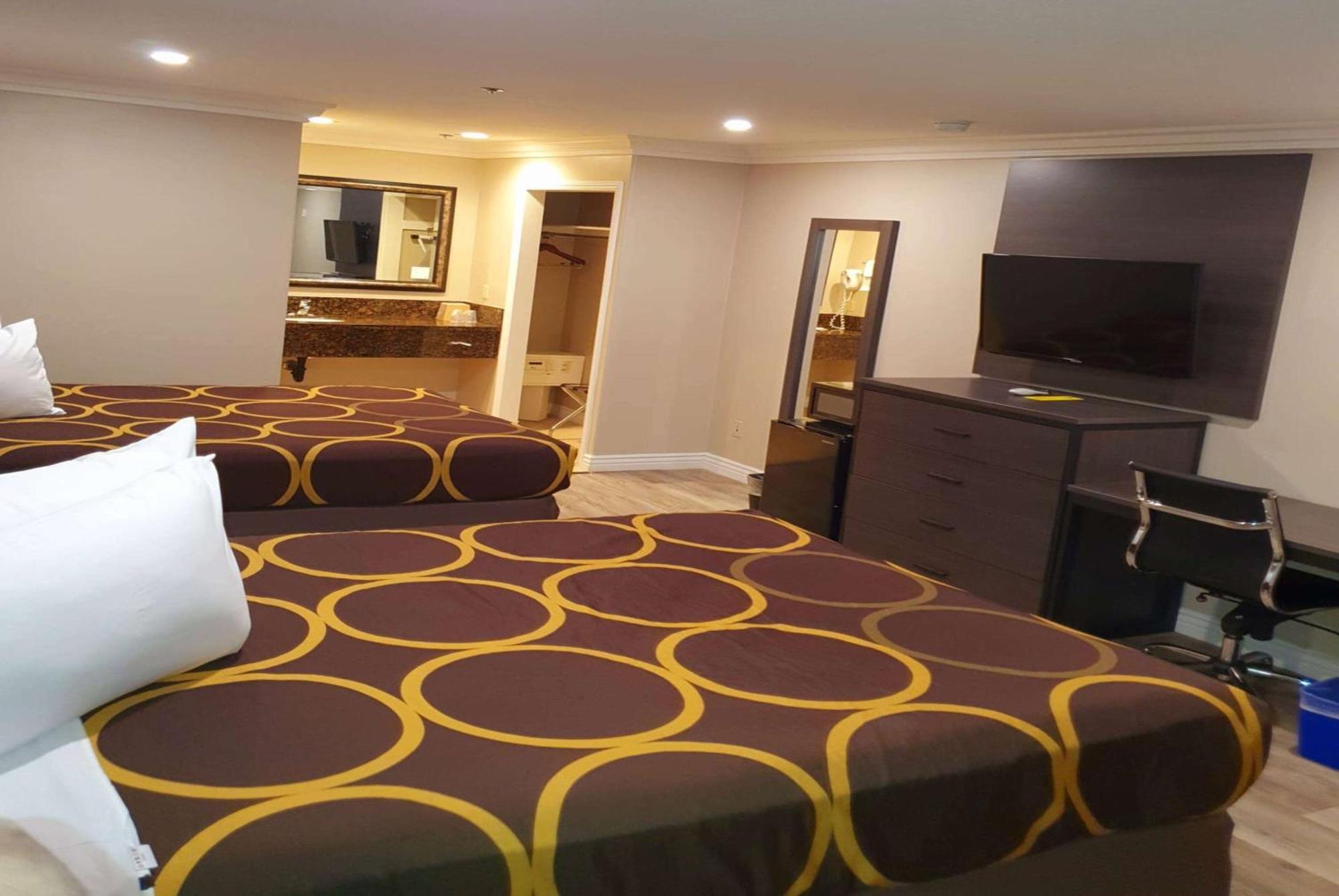 Super 8 By Wyndham Cypress Buena Park Area Exterior foto