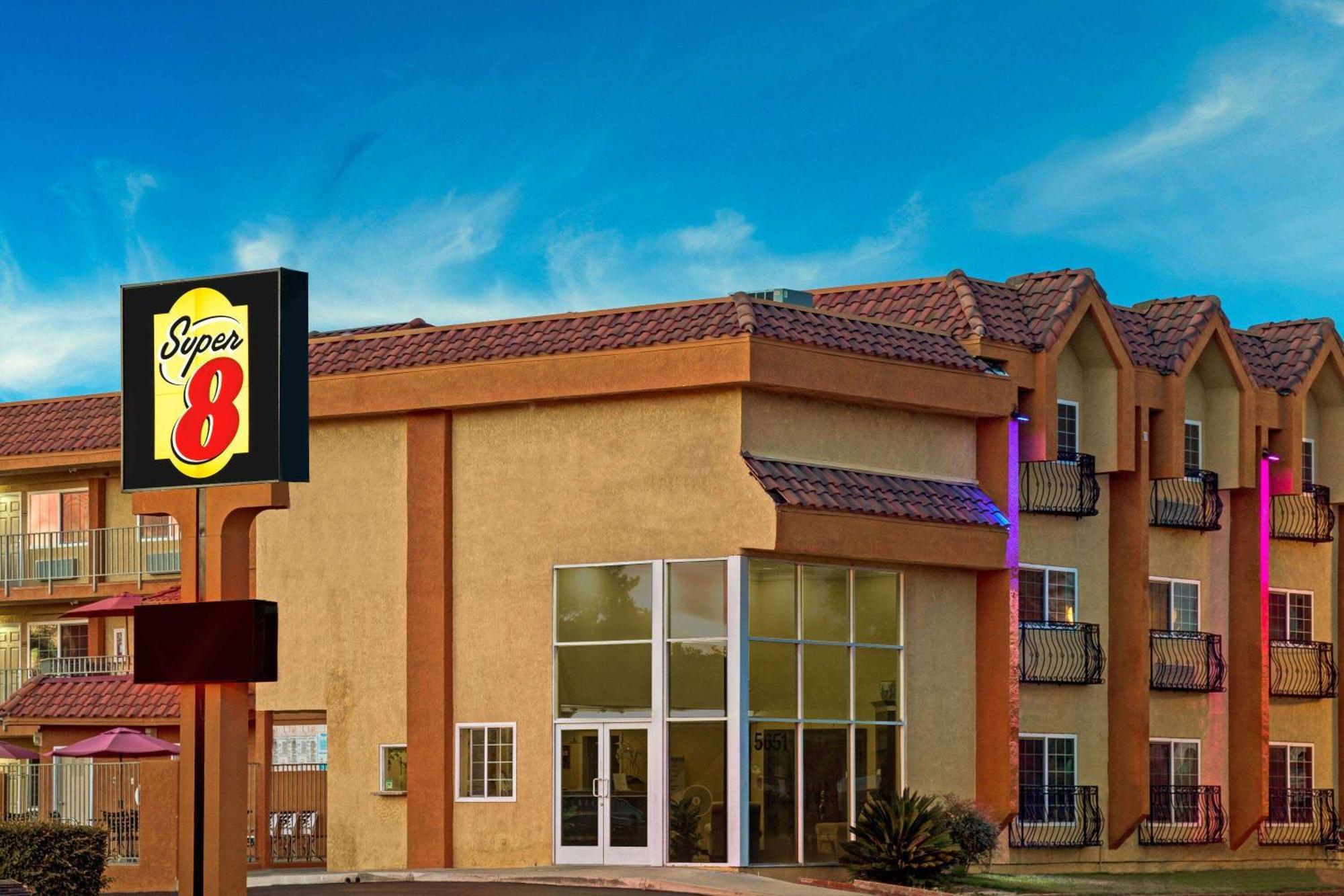 Super 8 By Wyndham Cypress Buena Park Area Exterior foto