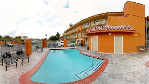 Super 8 By Wyndham Cypress Buena Park Area Exterior foto